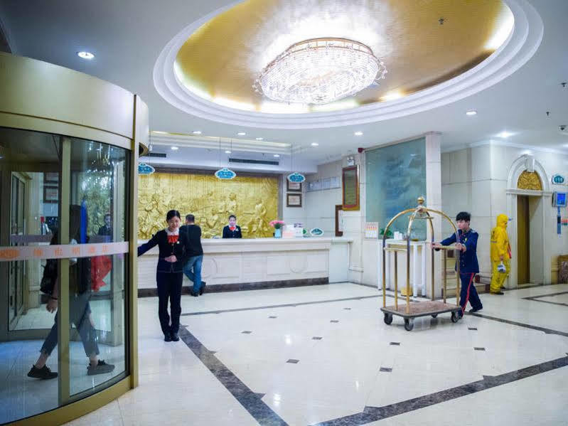 Vienna Hotel Nanchang Railway Staion Esterno foto